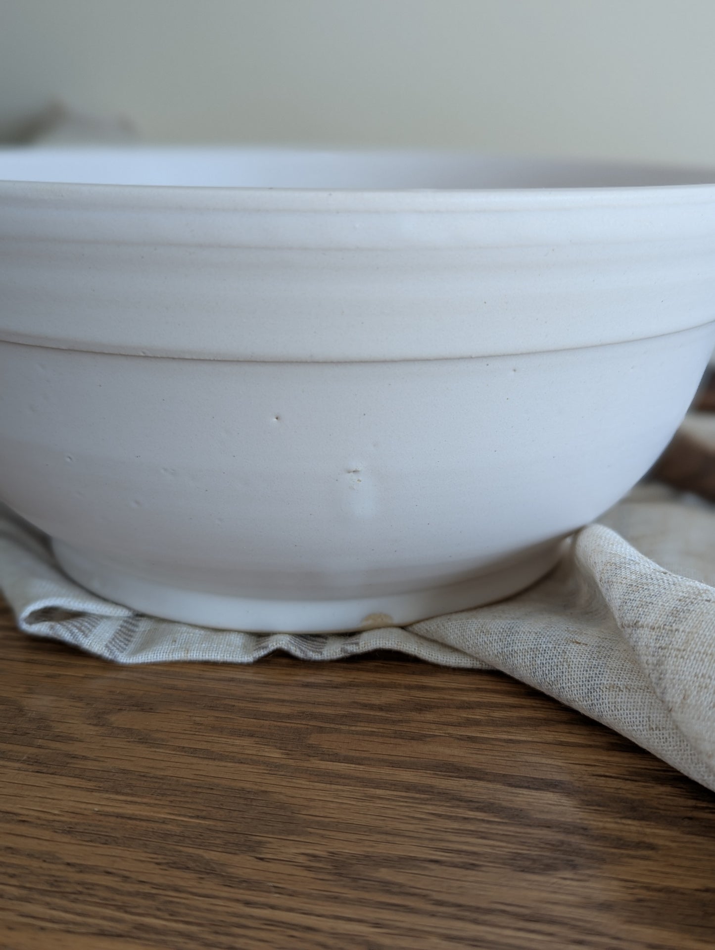 Medium Serving Bowl - Snow