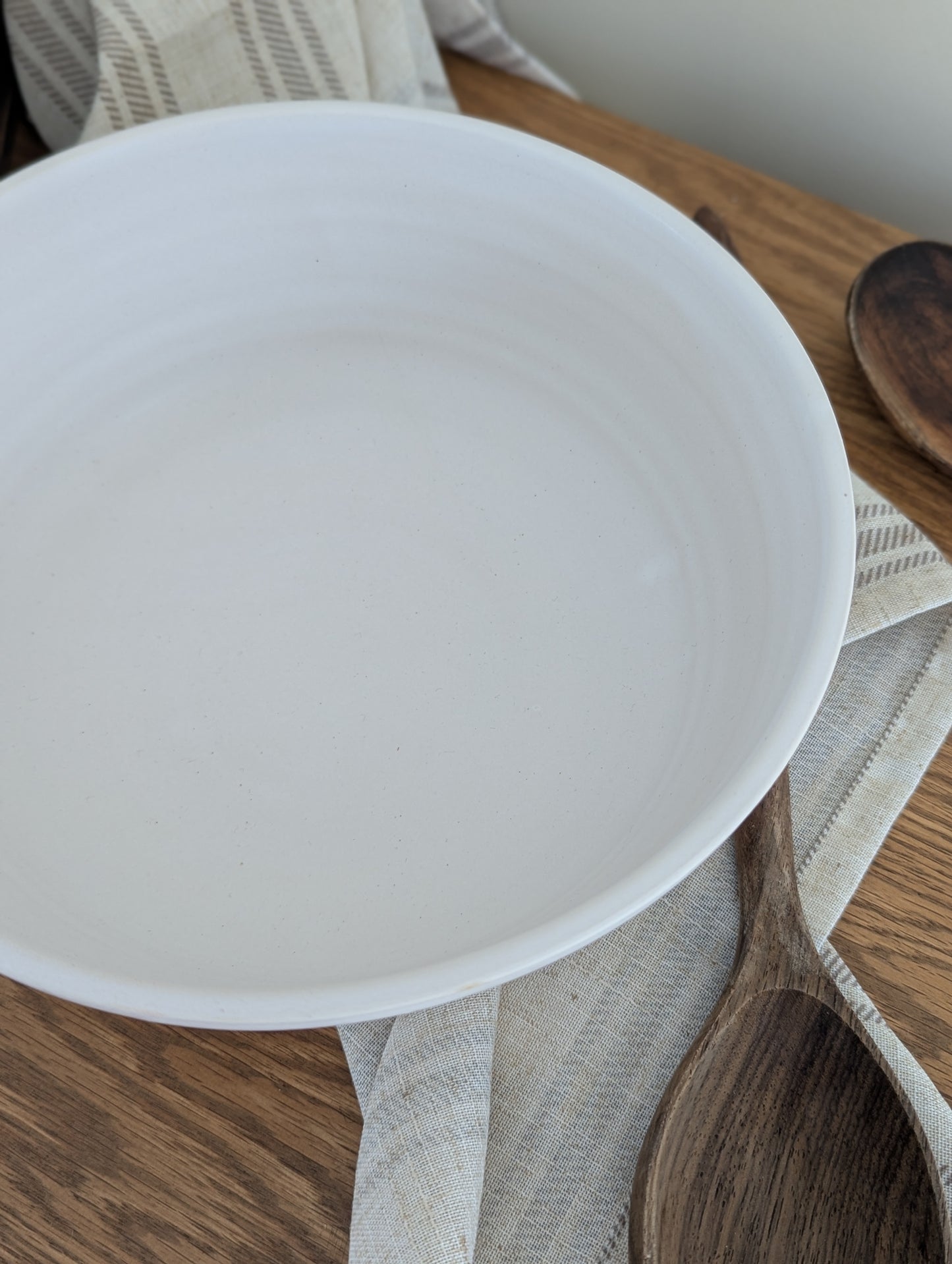 Medium Serving Bowl - Snow