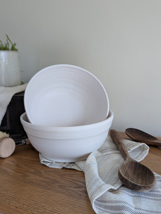 Medium Serving Bowl - Snow